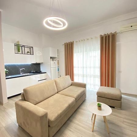 Newly Renovated One Bedroom Apartment In 地拉那 外观 照片