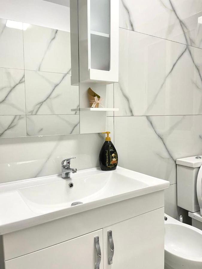 Newly Renovated One Bedroom Apartment In 地拉那 外观 照片