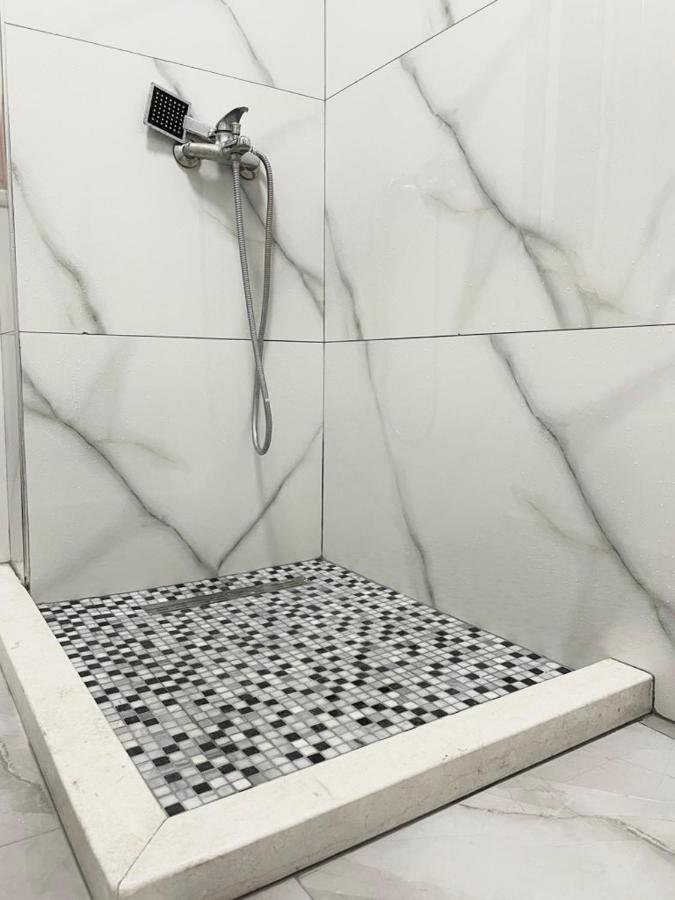 Newly Renovated One Bedroom Apartment In 地拉那 外观 照片